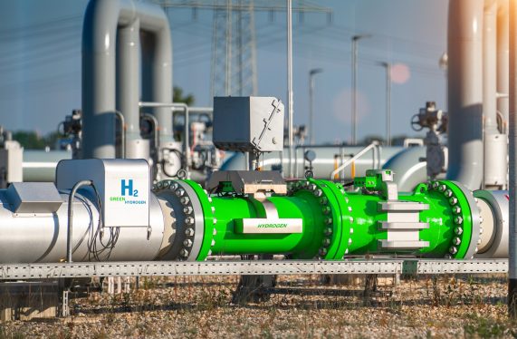Green Hydrogen: Exploring Its Potential and Current Challenges